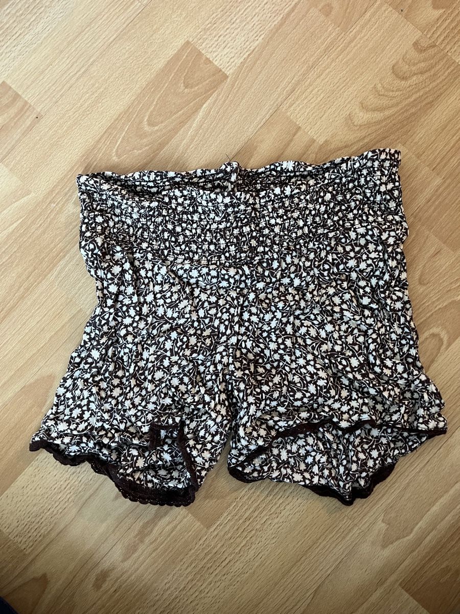 H&M Hosen: Umstandsshorts, Marke H&M, Grösse 42 – Gebraucht aus Zürich von jmg_8005