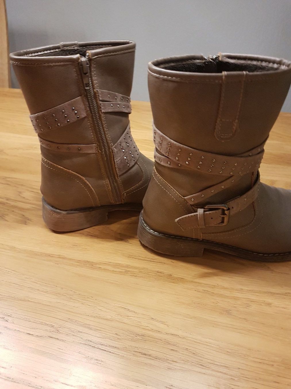 Scarpe per ragazze: Stiefel Grösse 36 – Usato da Buchrain venduto da Xaro01 1