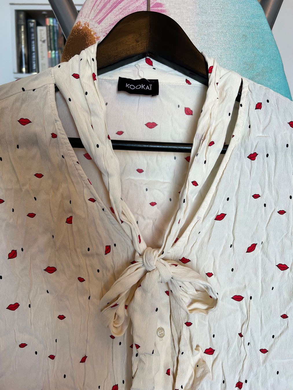 Kookai Camicette: Blouse motif Kookaï 42 – Usato da Neuchâtel venduto da Thesebootsaremadeforwalking 1