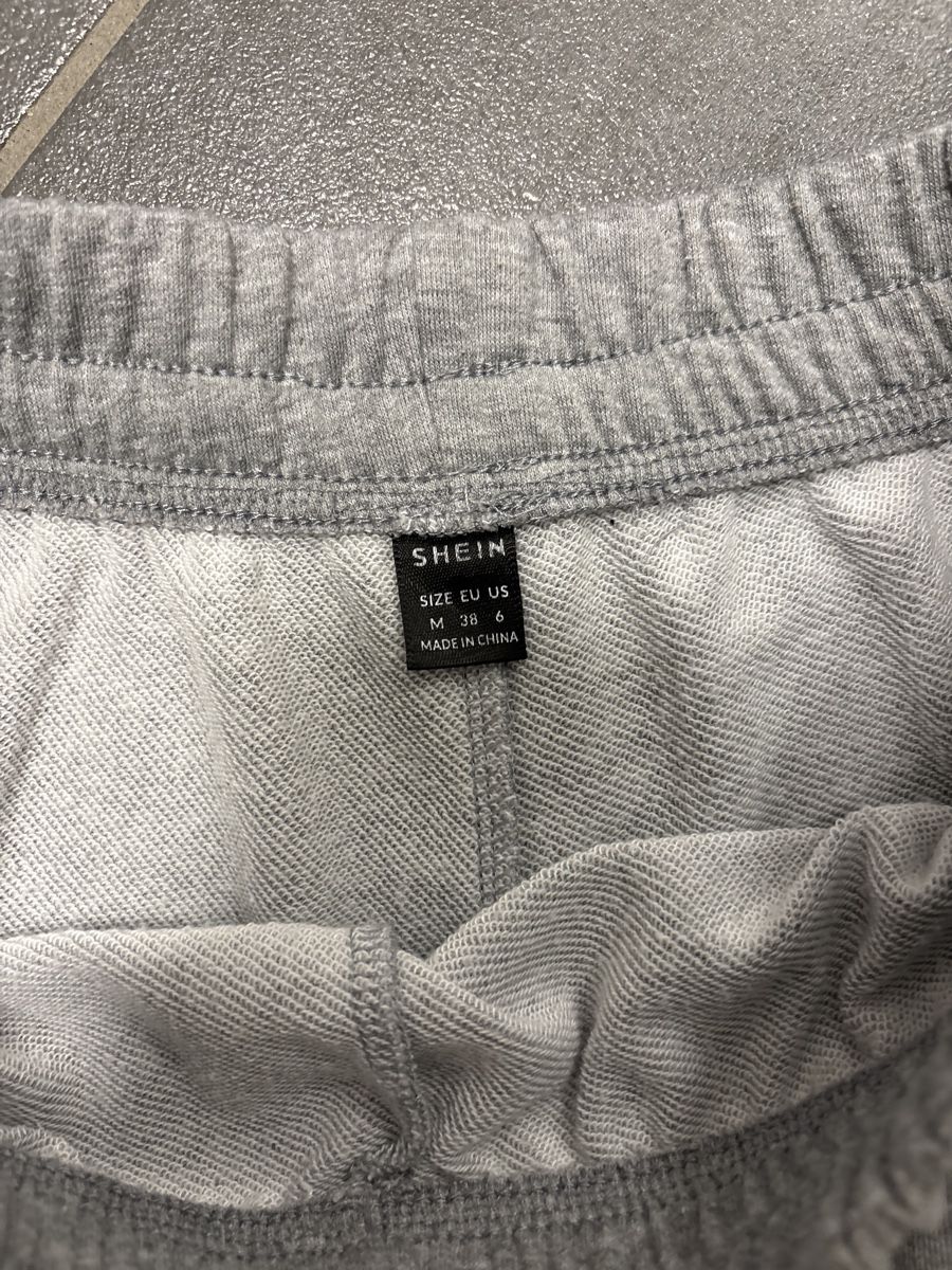 Pantaloni: Graue Shorts M – Nuovo (secondo la descrizione) da Rümlang venduto da svent 3