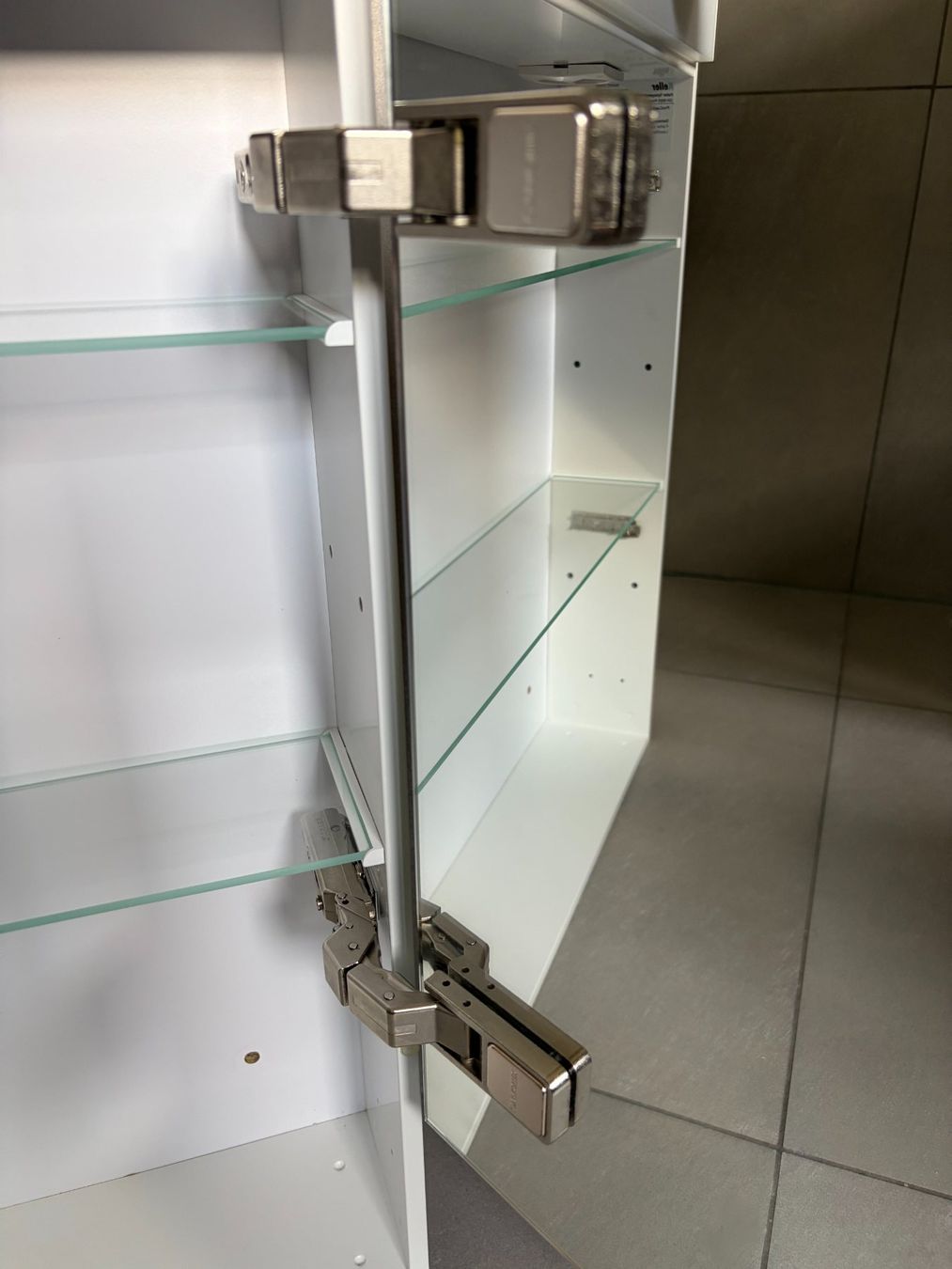 Armadietti a specchio: Spiegelschrank Keller ProCasa Uno Led – Usato da Samstagern venduto da TAAF 5