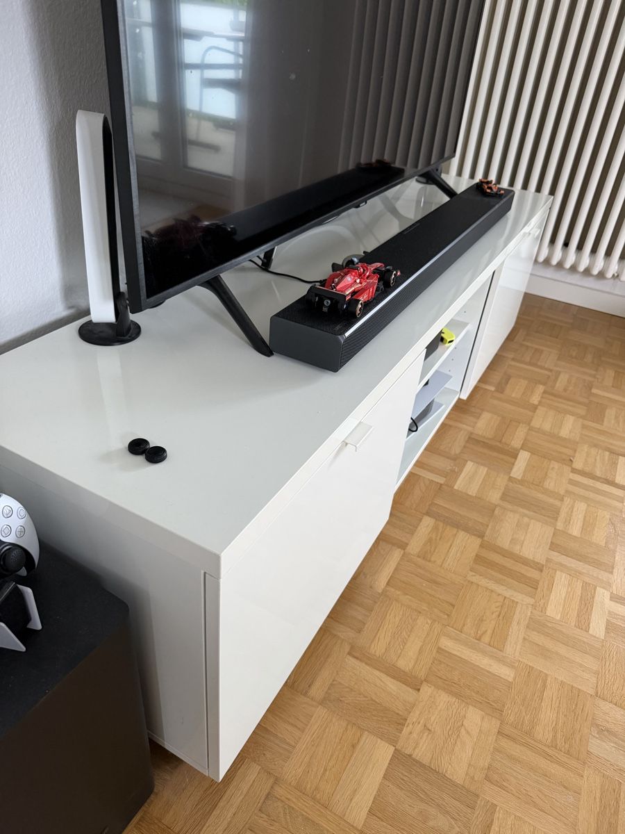 Ikea Mobili TV: Fernsehtisch – Usato da Suhr venduto da sergio.cantoni 2
