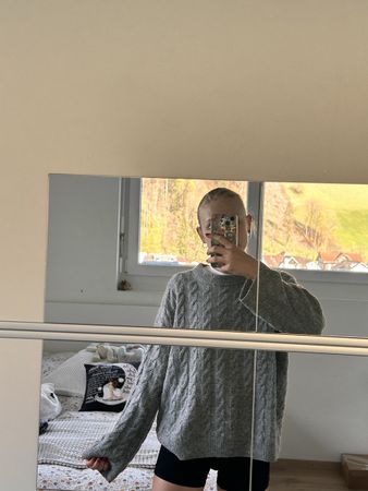 Grey Cable Knit Sweater - Perfect for Autumn Weather!