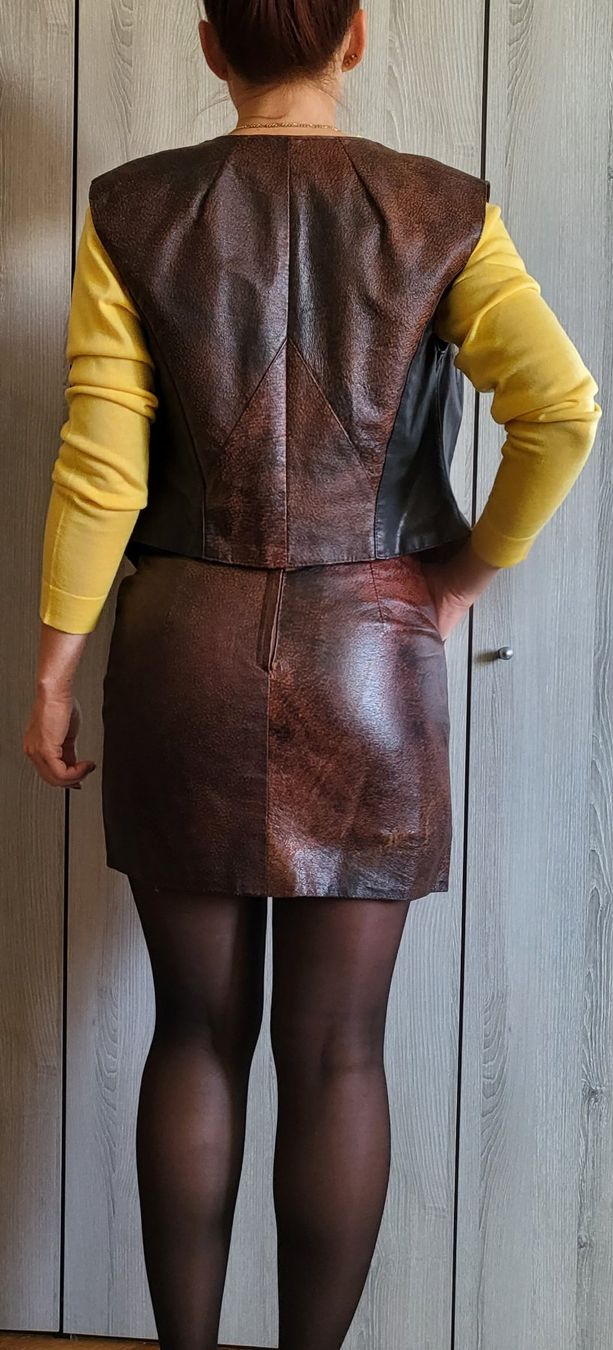 Röcke: Jupe et gilet en cuir. Taille 34. – Gebraucht aus Neuchâtel von wikit 1