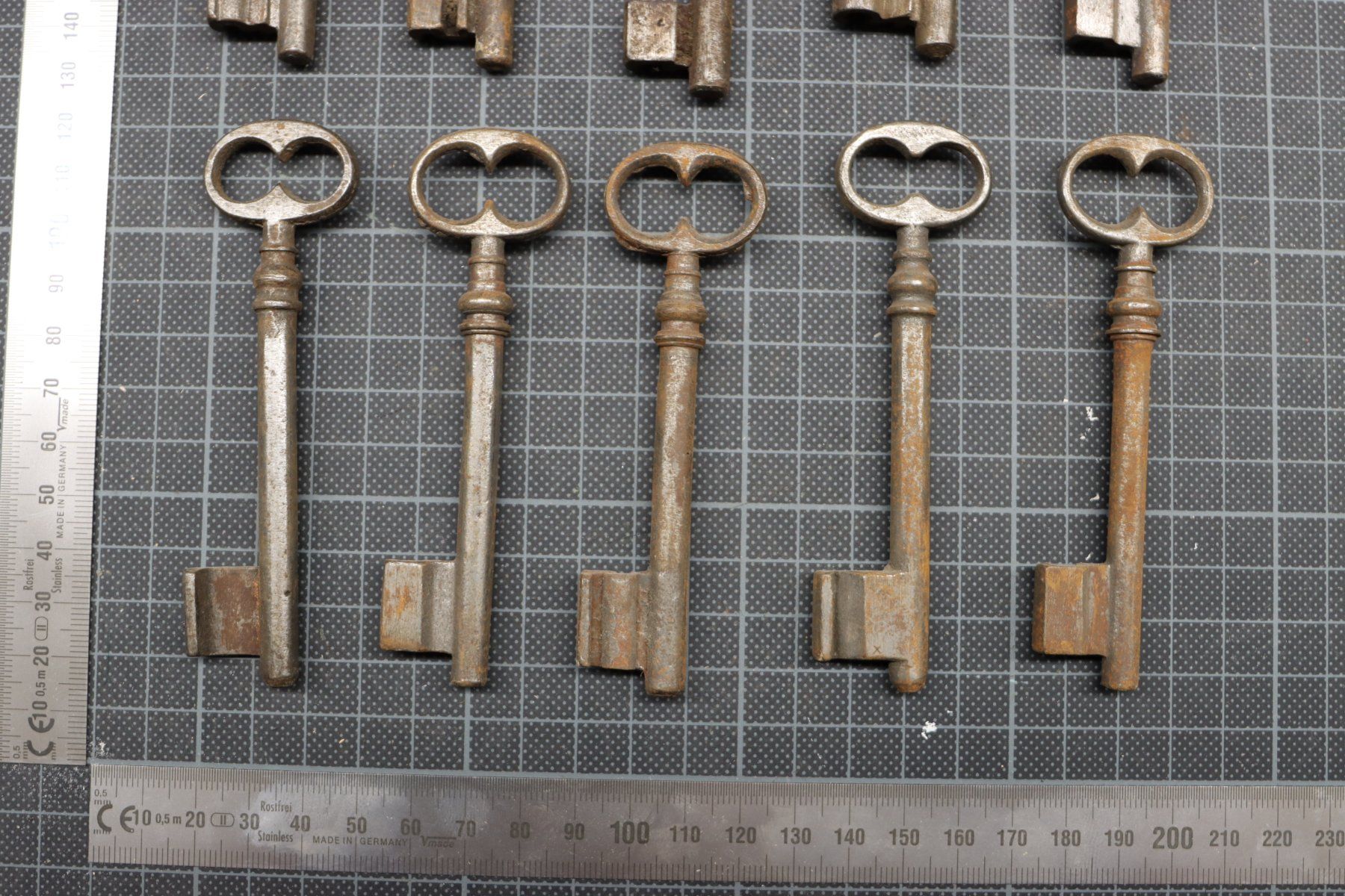 Chiavi: Lot mit 10 antiken Schlüsseln – Usato da Emmetten venduto da Super008 2
