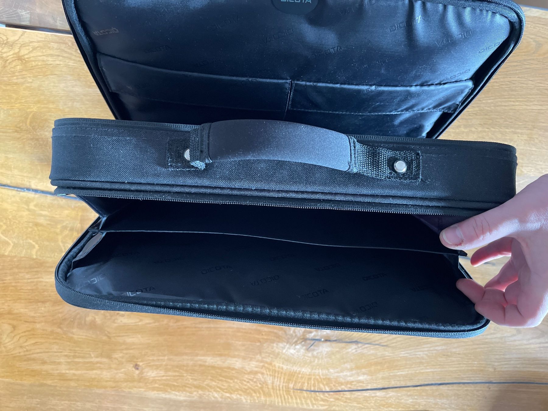 Valigie & Borse: Laptop Tasche – Nuovo (secondo la descrizione) da Krattigen venduto da Chasseur3 2