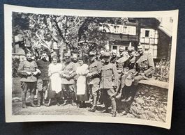 VINTAGE FOTO SCHWEIZER ARMEE SOLDATEN UND OFF. IM FELDE