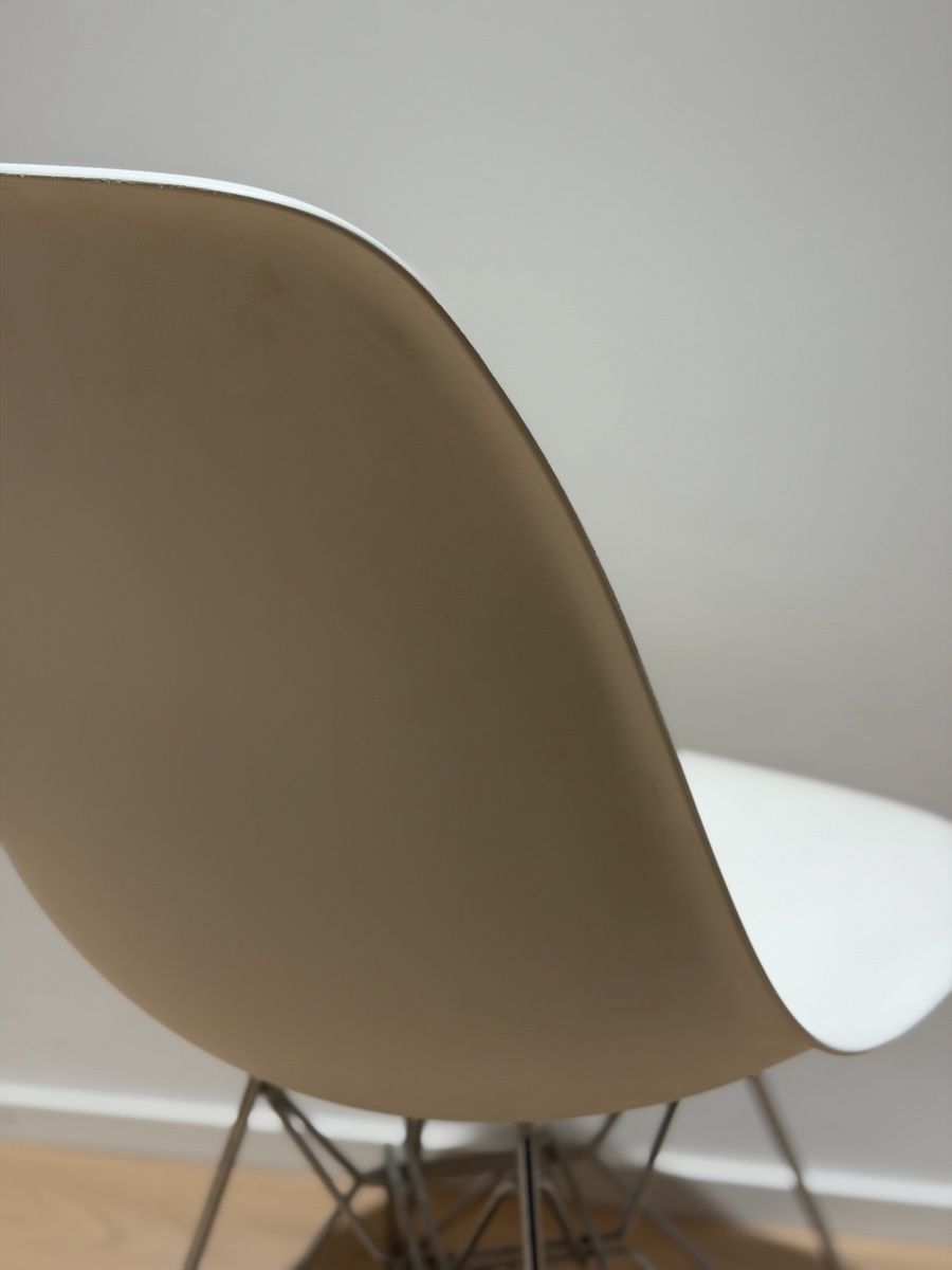 Vitra Sedie: Eames Plastic Side Chair DSR Stuhl – Usato da Wetzikon ZH venduto da Ivy2 1