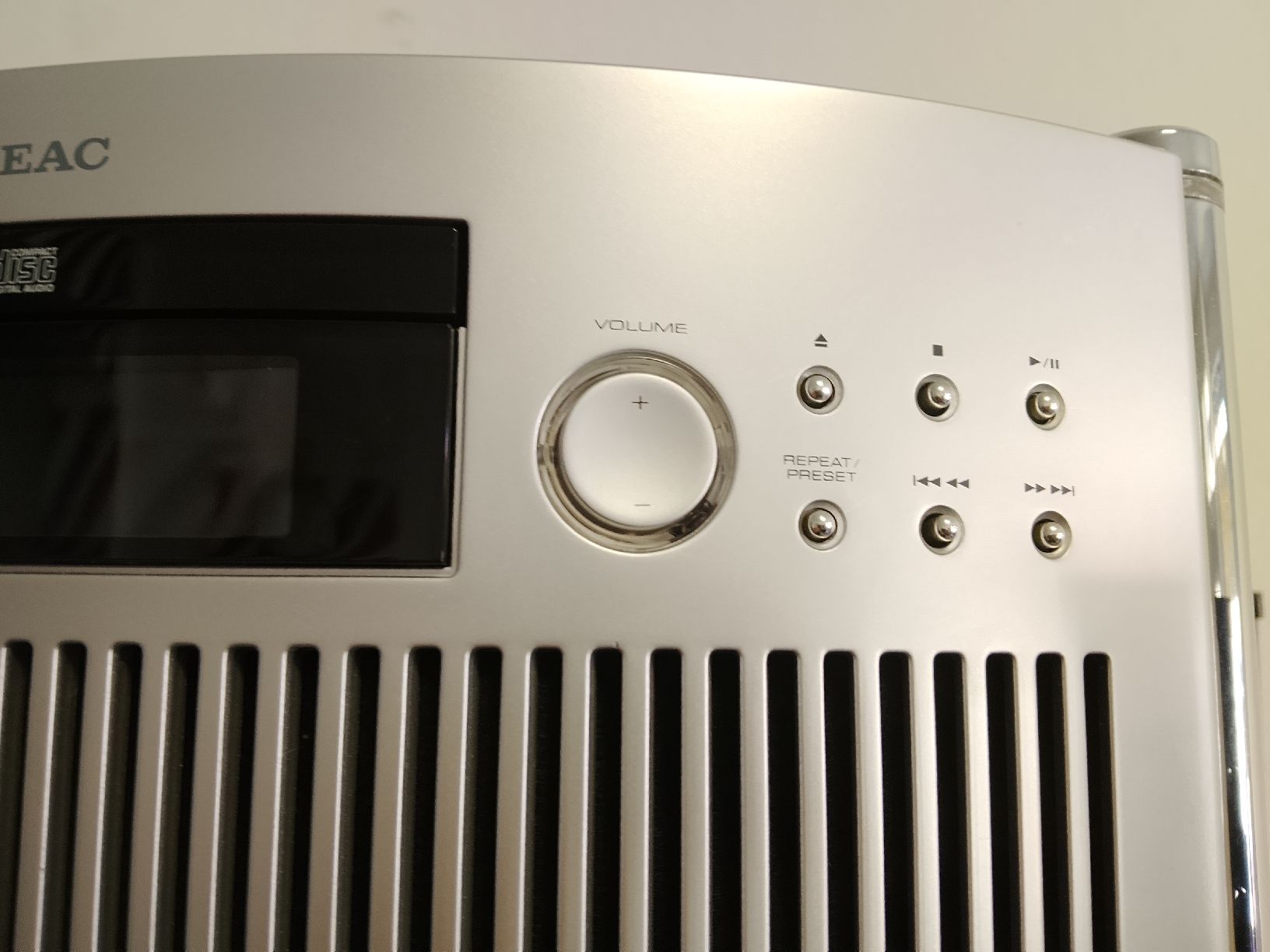 Teac Multimediaplayer & Streamer: TEAC CD Receiver kompakt top kraftvoller sound – Gebraucht aus Biel/Bienne von Vintage-timearts 4