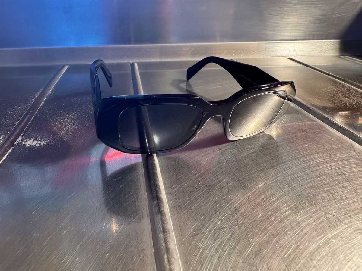 Prada Brillen & Gläser: Prada Milano Sonnenbrille  – Gebraucht aus Schänis von mil_56j5 1