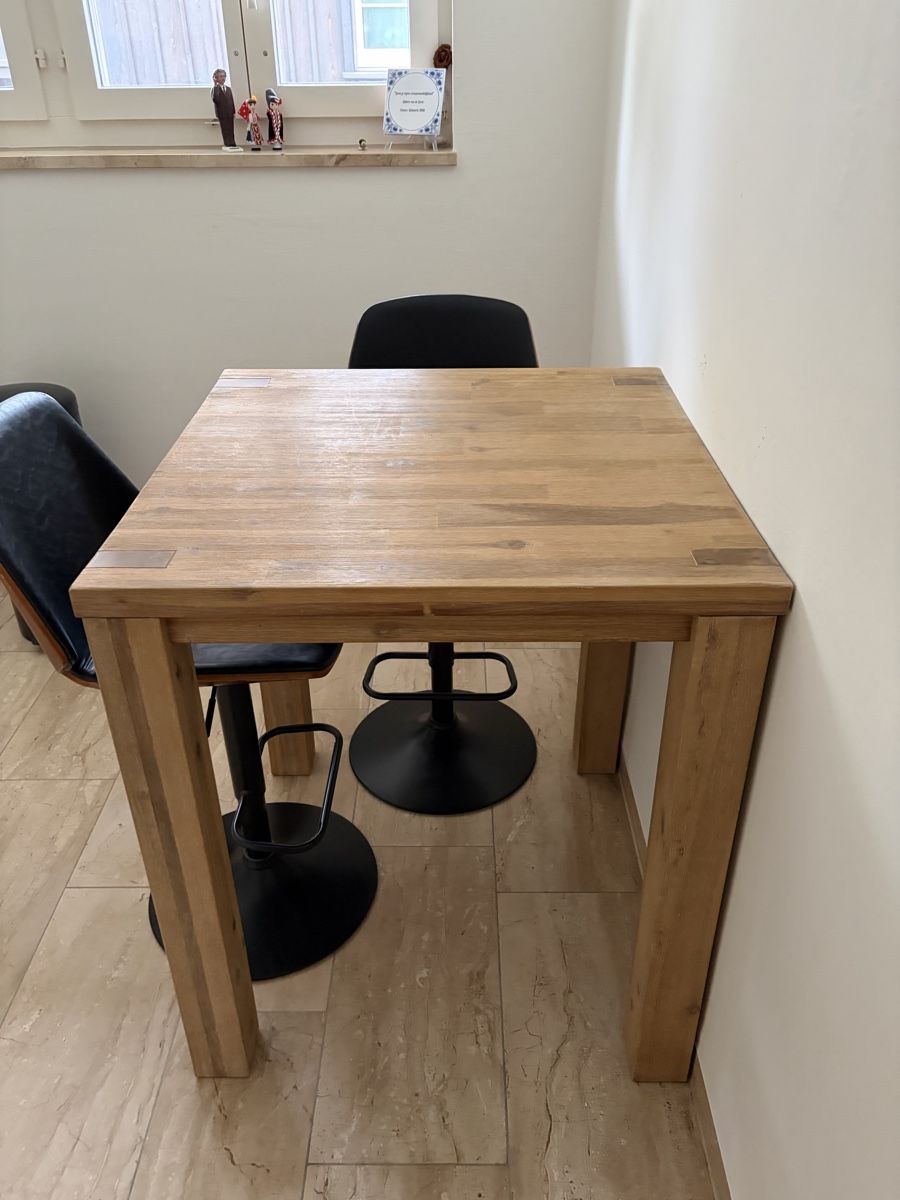 Equipement de magasin & Foires: Bar Table | Massive Wood – D'occasion à Regensdorf par WetTowel42