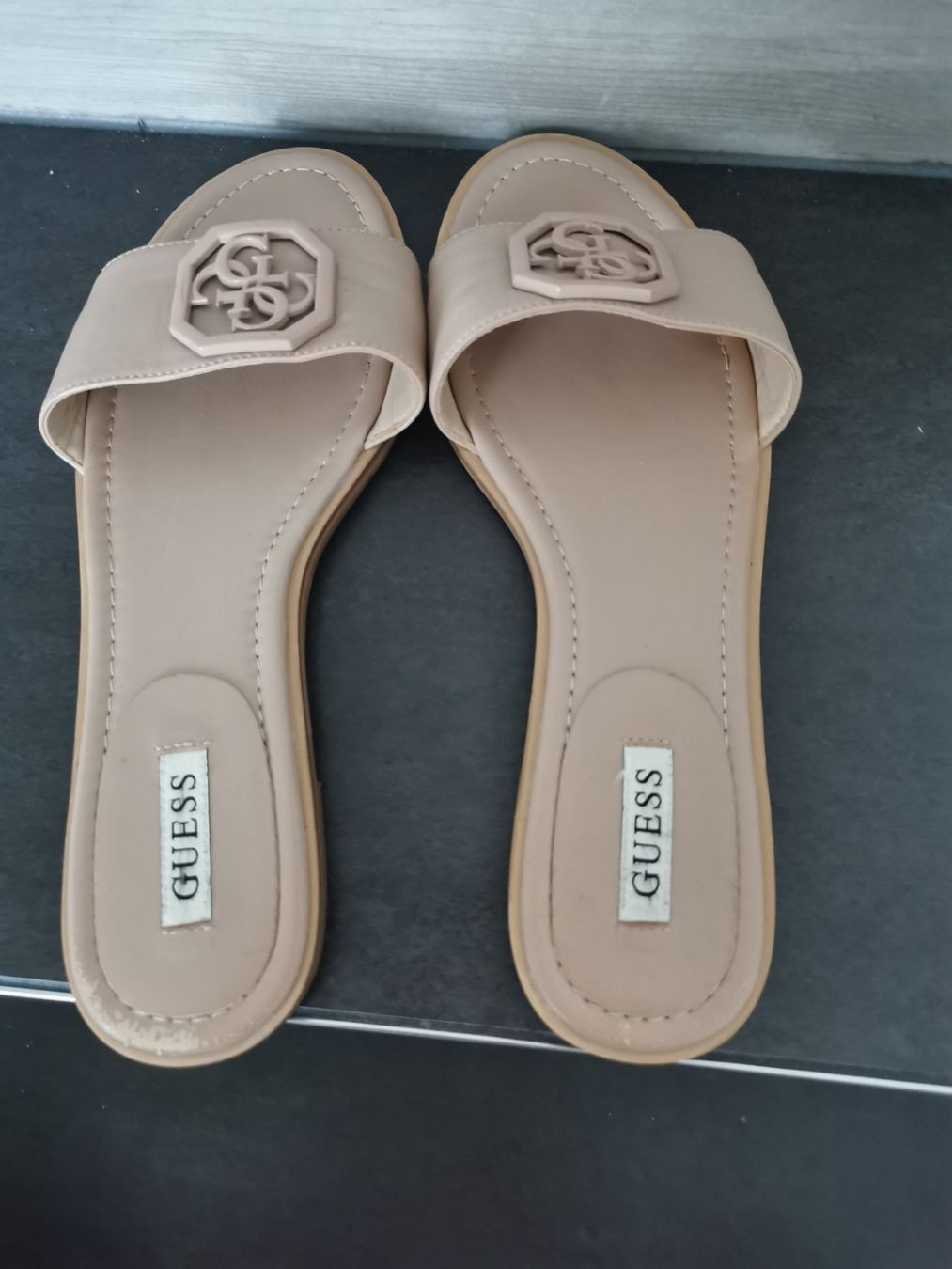 Guess Damenschuhe: Guess Sandale Gr. 40, NP über Fr 160 – Gebraucht aus Zunzgen von Fleksi 1