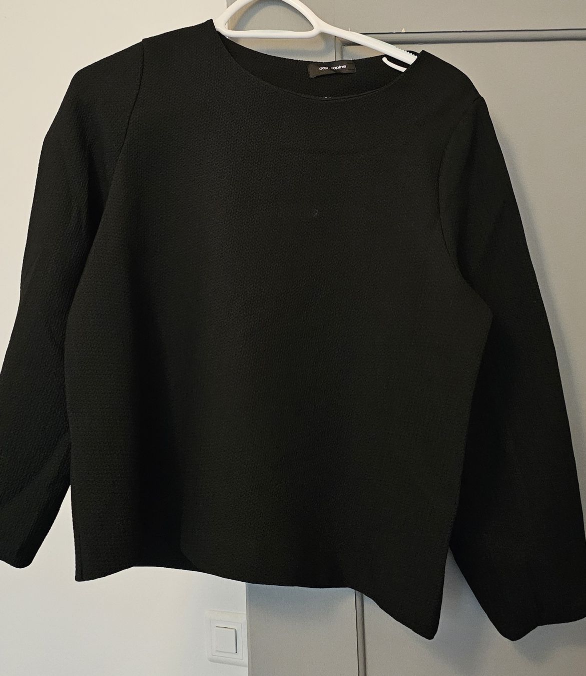 Pulls & Sweat-shirts: pull noir Cop Copine manches 3/4 Belle qualité – D'occasion à Yverdon-les-Bains par van_dq65