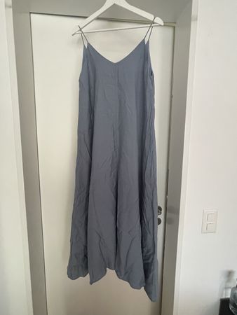 Leichtes Sommerkleid Gr. M, zartblau, V-Ausschnitt,m