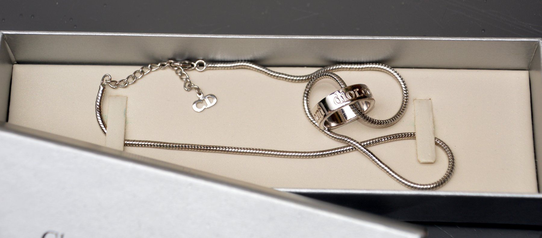 Dior Catenine: Halskette Ring Christian Dior collier  bague – Usato da Collonges venduto da Auganien 5
