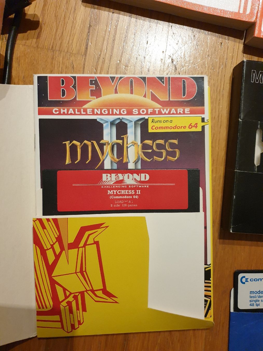 Commodore PC: Commodore 64 Zubehör diverse Bücher und Disketten – Usato da Ittigen venduto da Ziok187 5