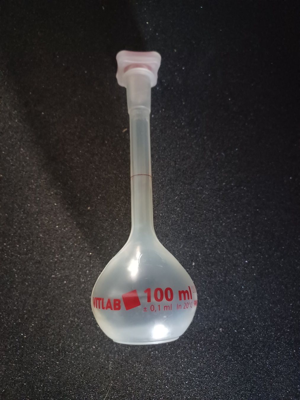 Bicchieri: Messkolben 100ml, PMP,  NS-Stopfen – Nuovo e nell'imballaggio originale da Schupfart venduto da philippb06 1