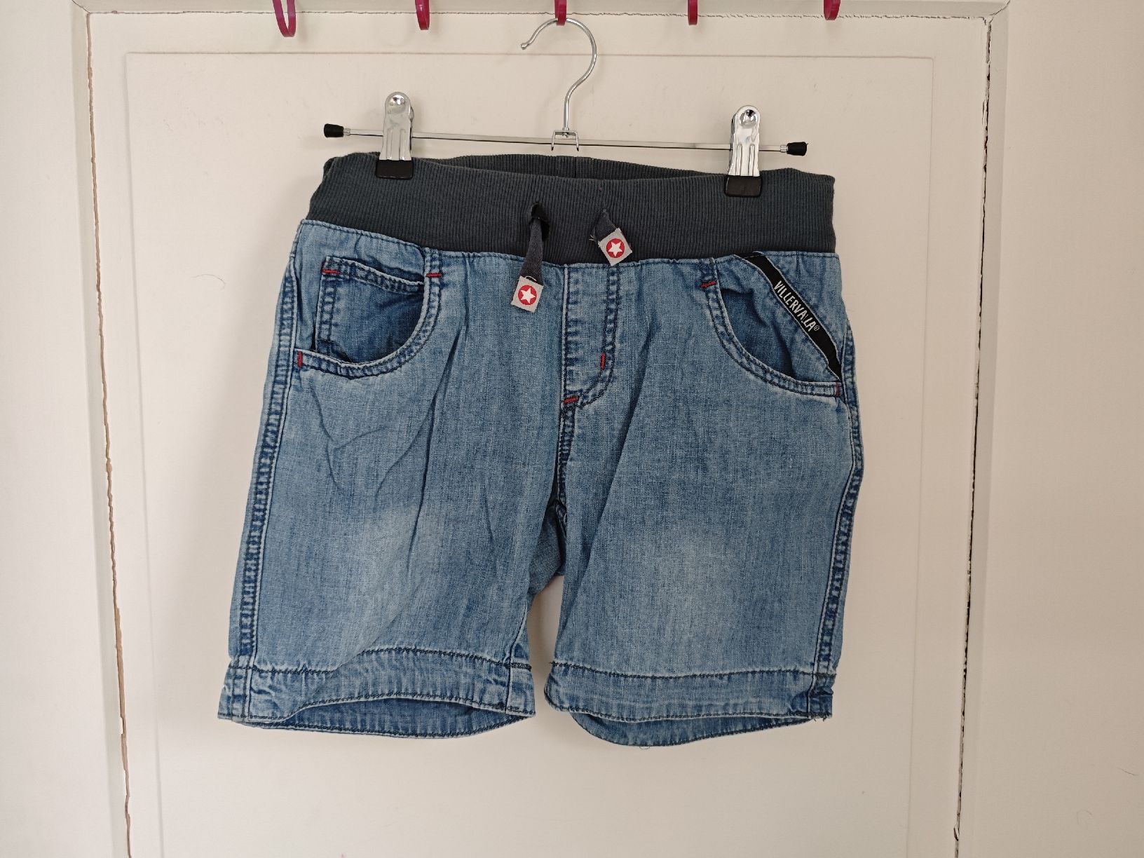 Villervalla Pantaloni: Shorts Villervalla Gr 146 – Usato da Winterthur venduto da Shorna