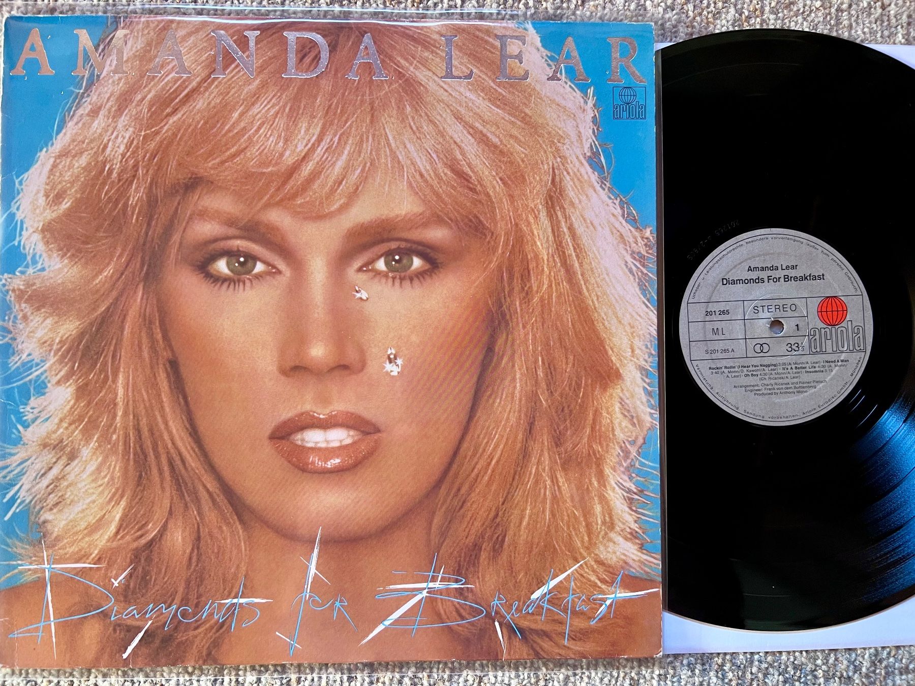 Dischi in vinile: Amanda Lear – Diamonds For Breakfast - LP GEWASCHEN – Usato da Unterseen venduto da vinylmore
