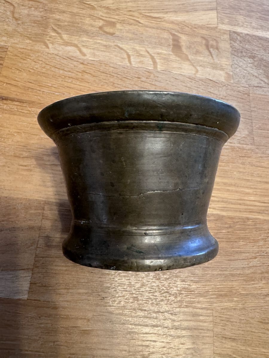 Sonstiges für das Kochen & Backen: Antiker Mörser. Massiv und schwer Messing oder Bronze – Gebraucht aus Goldach von Messerguru