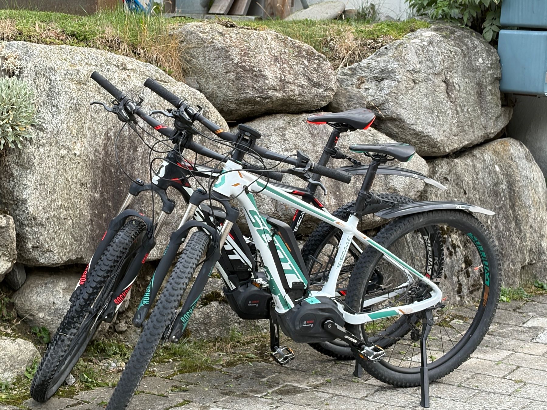 Scott Vélos: 2 Mountain E-Bike Scott E-Scale 730 und E-Contessa Scale 730 – D'occasion à Serneus par pipo17