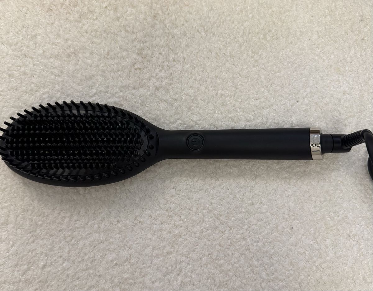 Sonstige Haarpflege: GHD Glide Glättbürste schwarz  / Hot Brush – Neu (gemäss Beschreibung) aus Solothurn von atejes 1