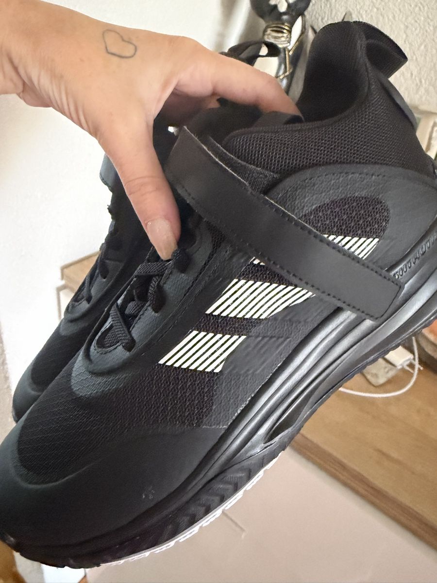 Adidas Schuhe für Jungen: Kinderschuhe Grösse 38 Adidas – Neu (gemäss Beschreibung) aus Bütschwil von des_wjj2