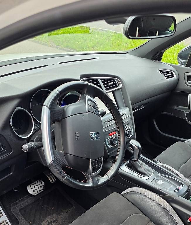 Autos: Sparsamer schöner DS4 1.6 Hdi – Gebraucht aus St. Gallen von ism_z7k9 1