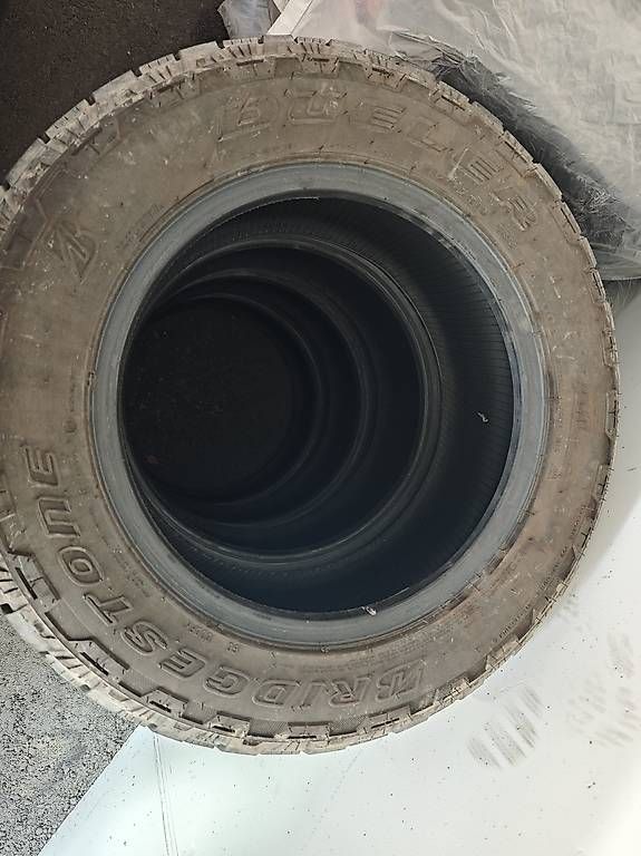 Altro in Scrittura & Disegno: Pneus Bridgestone Dueler All Terrain – Usato da Saxon venduto da Bastien.vial 1