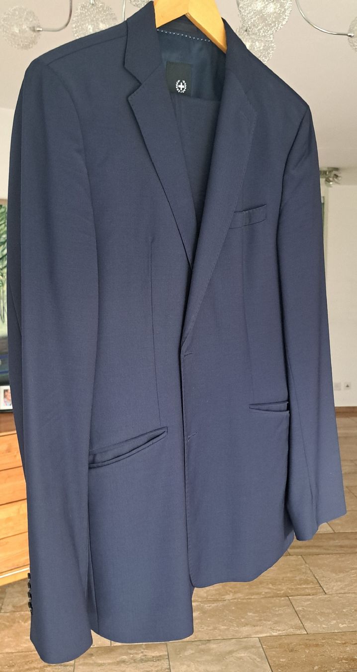 Lotti di vestiti: Strellson complet bleu marine, taille 50, coupe slim – Usato da Frenkendorf venduto da Geogeo01