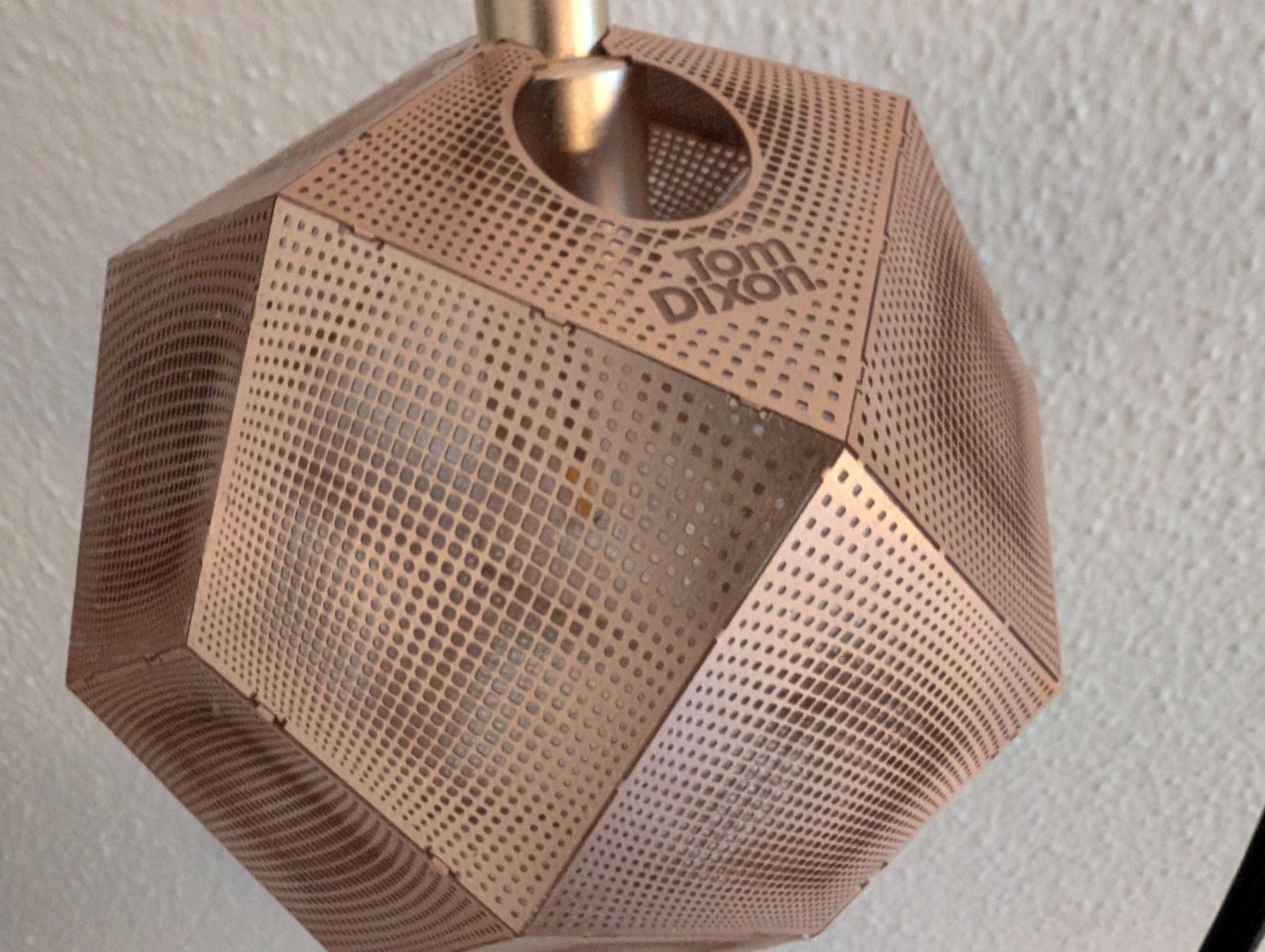 Tom Dixon Lampadari & plafoniere: TOM DIXON Etch mini Chandelier Copper – Usato da Rotkreuz venduto da CRLNSC 1