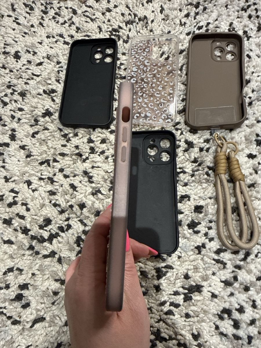 Apple Cover & Protezioni schermo: iPhone 16 pro Max Hülle Set - 5 Stück – Usato da Neukirch-Egnach venduto da Carmen1998 2
