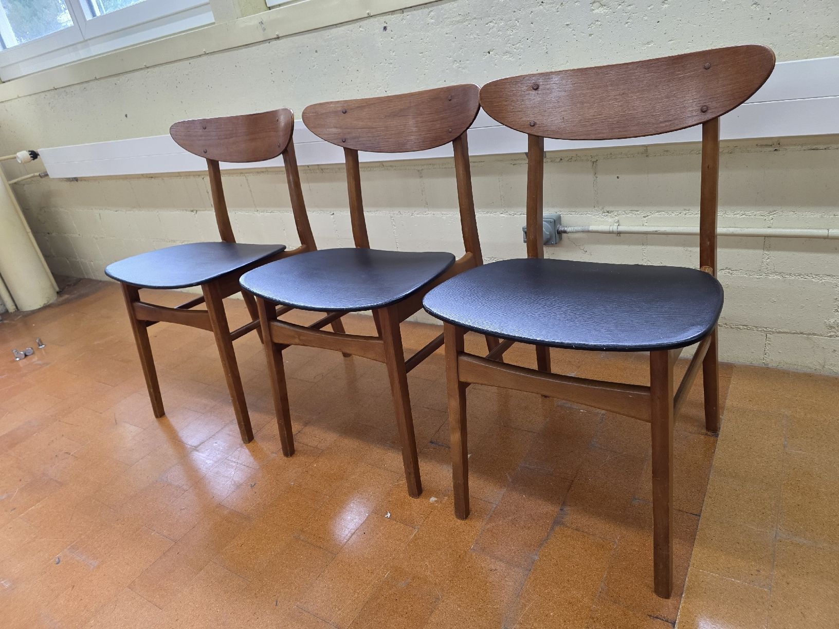 Sedie: 3 Designer Stühle Farstrup Modell 210 aus Dänemark – Usato da Lichtensteig venduto da UsedIN