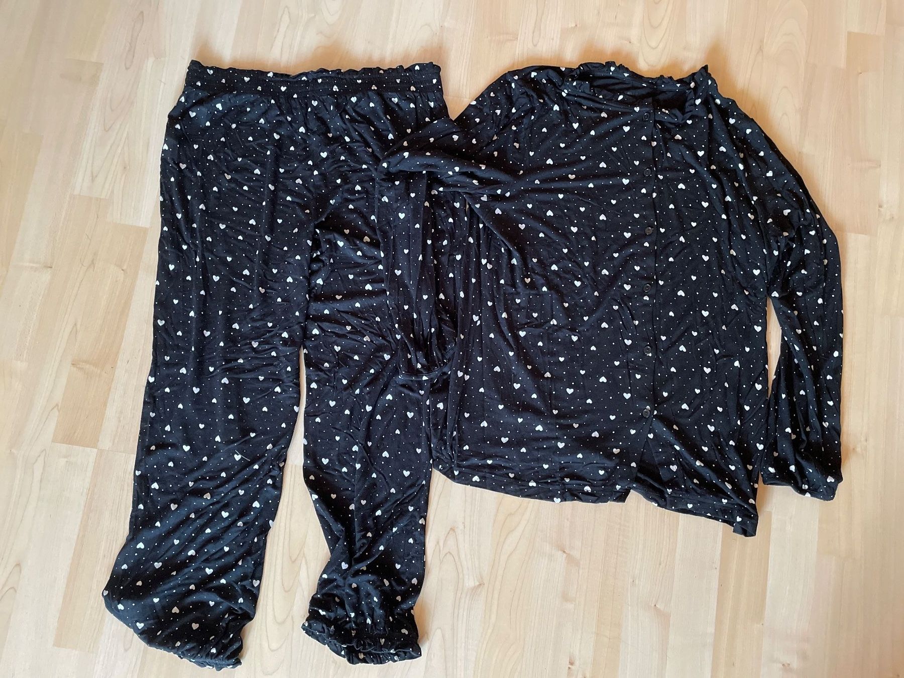 Negligees & Pyjamas: Schwarzes Damen Pijama L – Gebraucht aus Münsingen von Ckolibri