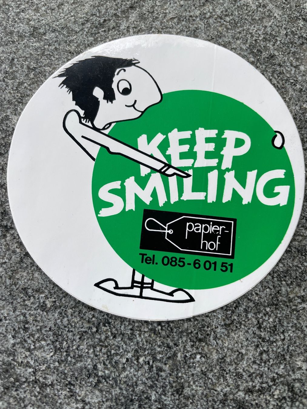 Sticker: Keep Smiling Papier Hof Abziehbild, Sticker – Usato da Winterthur venduto da cheerio97 1