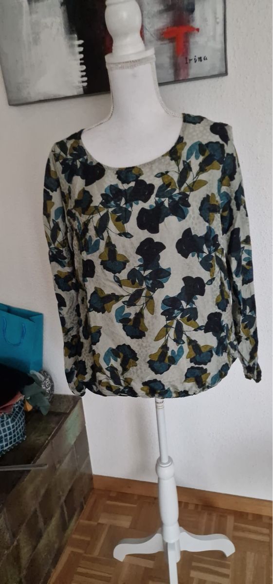 Nile Camicette: Nile Bluse mit Blumenmuster, Grösse S – Usato da St. Gallen venduto da mania03