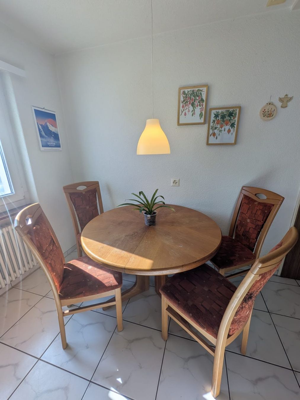 Tischset: GRATIS! Esstisch + 4 Stühlen / Dining Table + 4 Chairs – Gebraucht aus Schöftland von rsm_bq79