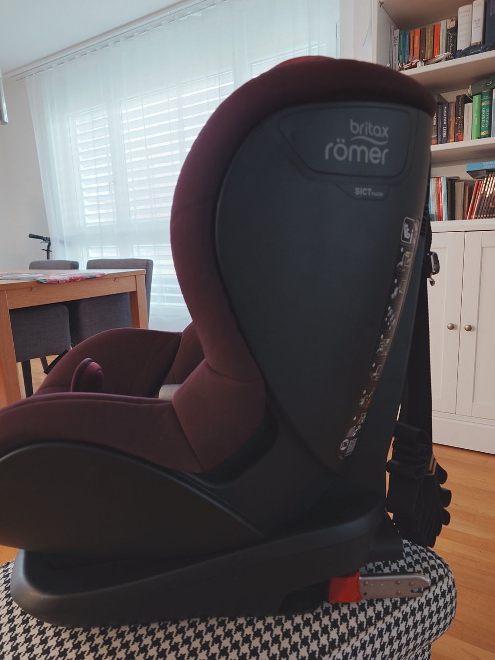 Britax Römer Auto-Kindersitze: Britax Römer Trifix2 i-Size Burgundy Red + Gratis – Gebraucht aus Bülach von lolek_12 3