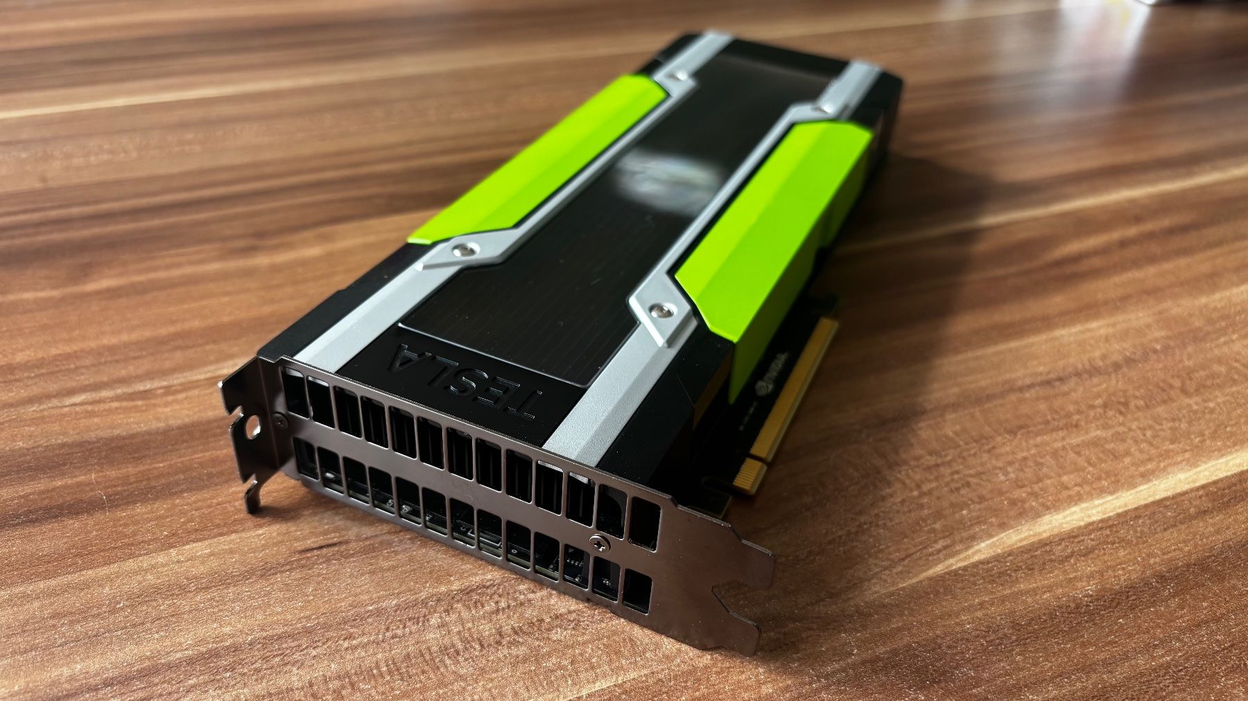 Nvidia Schede grafiche: GPU Nvidia Tesla M10 Quad 32GB – Usato da St-Légier-Chiésaz venduto da Infected92 4