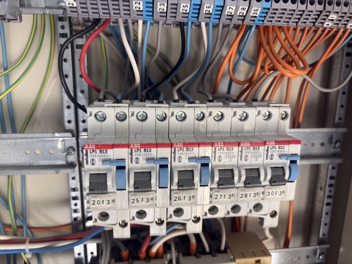 Hager Elektronikbauteile: Schalttafel – Gebraucht aus Bürglen UR von Cardosoluis 3