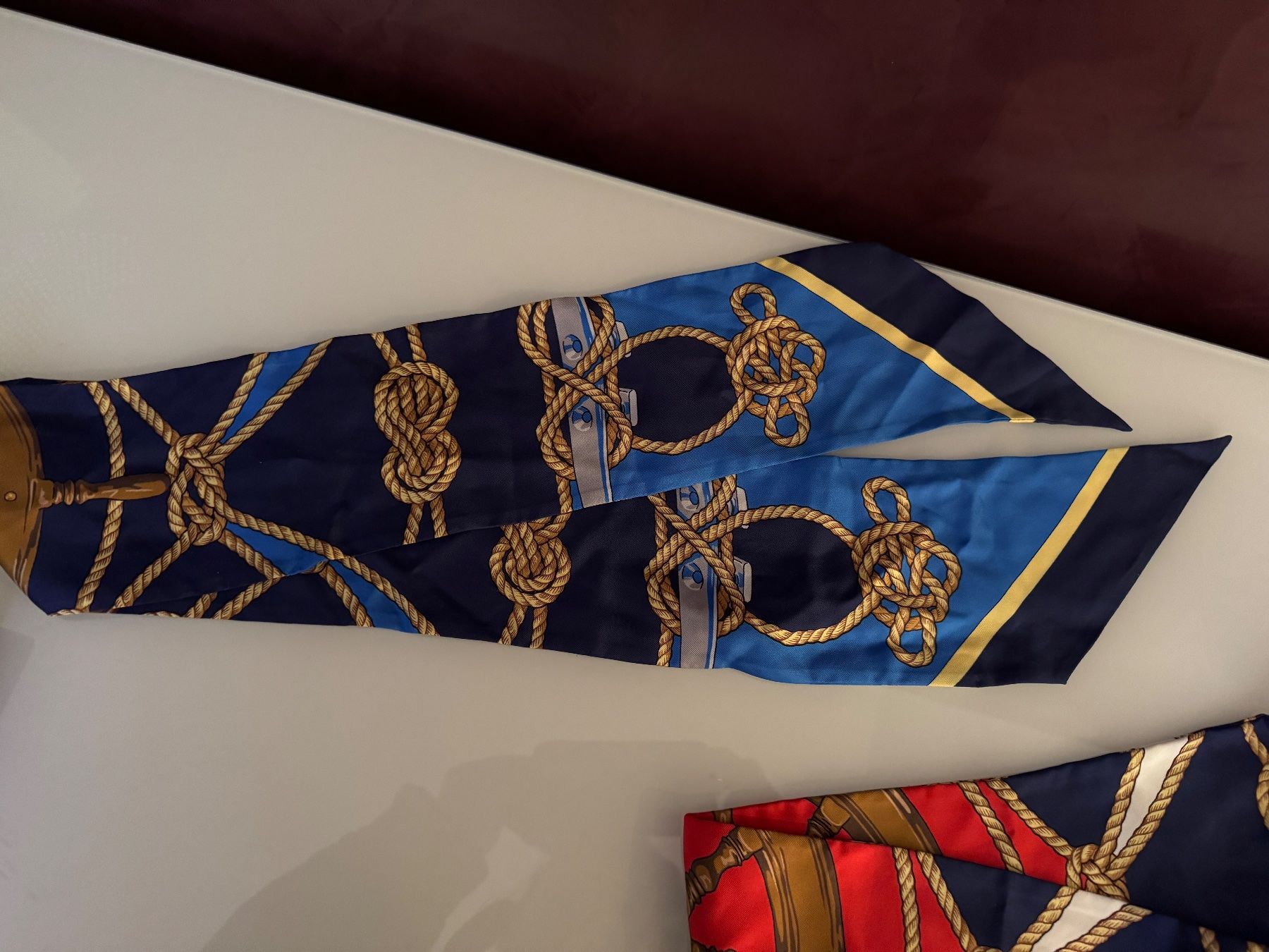 Bally Foulard & Sciarpe: Bally  Seidenschal 120 cm – Nuovo e nell'imballaggio originale da Volketswil venduto da praxis12