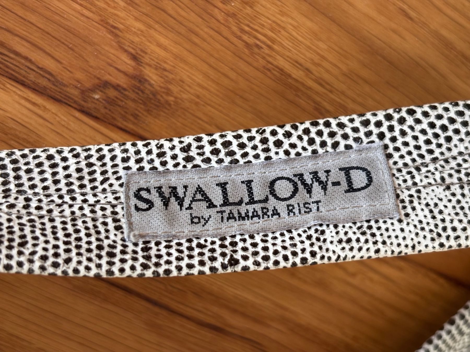 Taschen für Damen: Umhängetasche von Swallow-d, Tamara Rist – Gebraucht aus Luzern von Versuchende 4