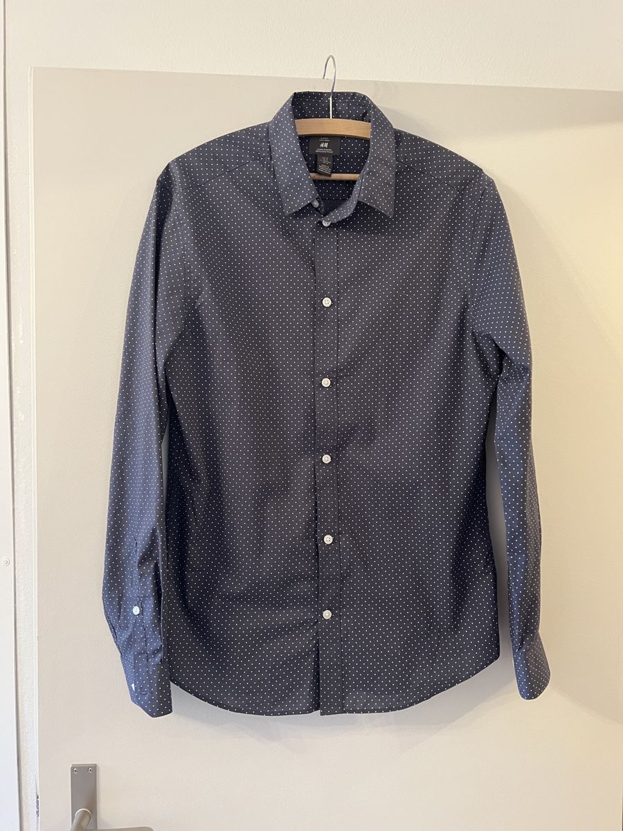 H&M Camicie: Männerhemd mit Punkten, neu Gr. M – Nuovo (secondo la descrizione) da Zürich venduto da ViolettRosenRot