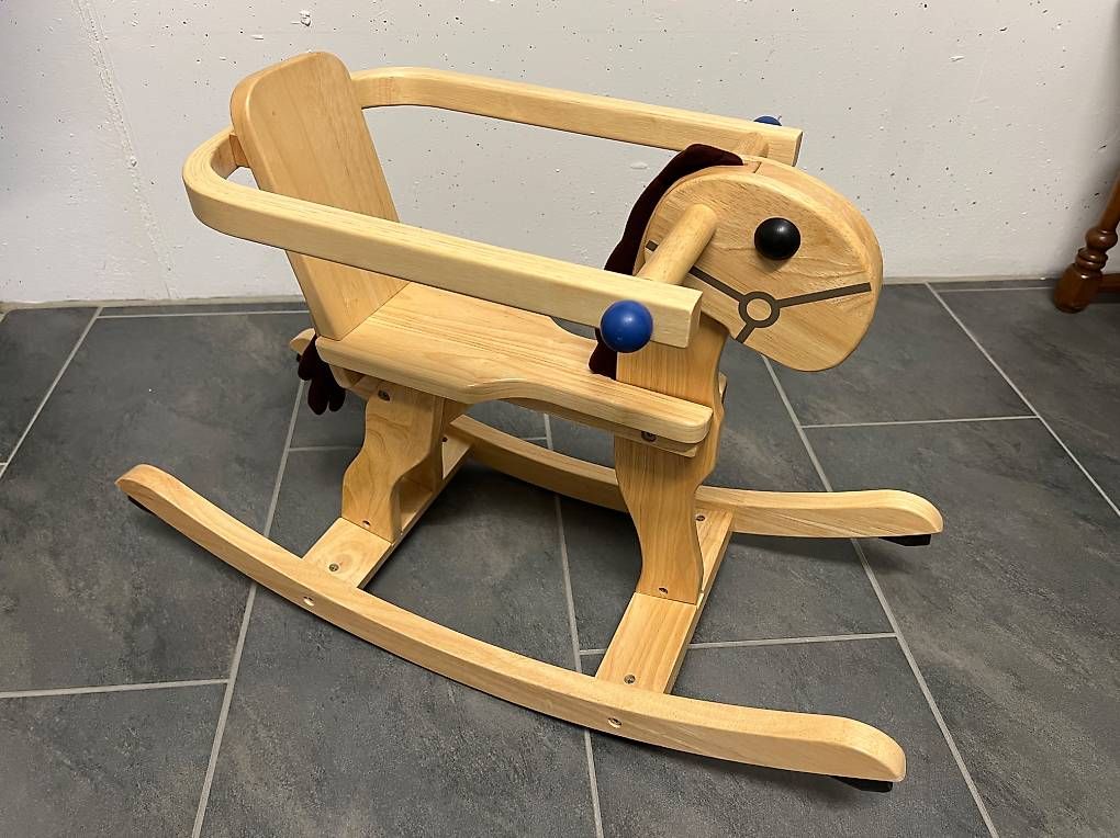 Spielzeuge: Holz-Schaukelpferd mit Sicherheitslehne – Gebraucht aus Winkel von breadfan17 2