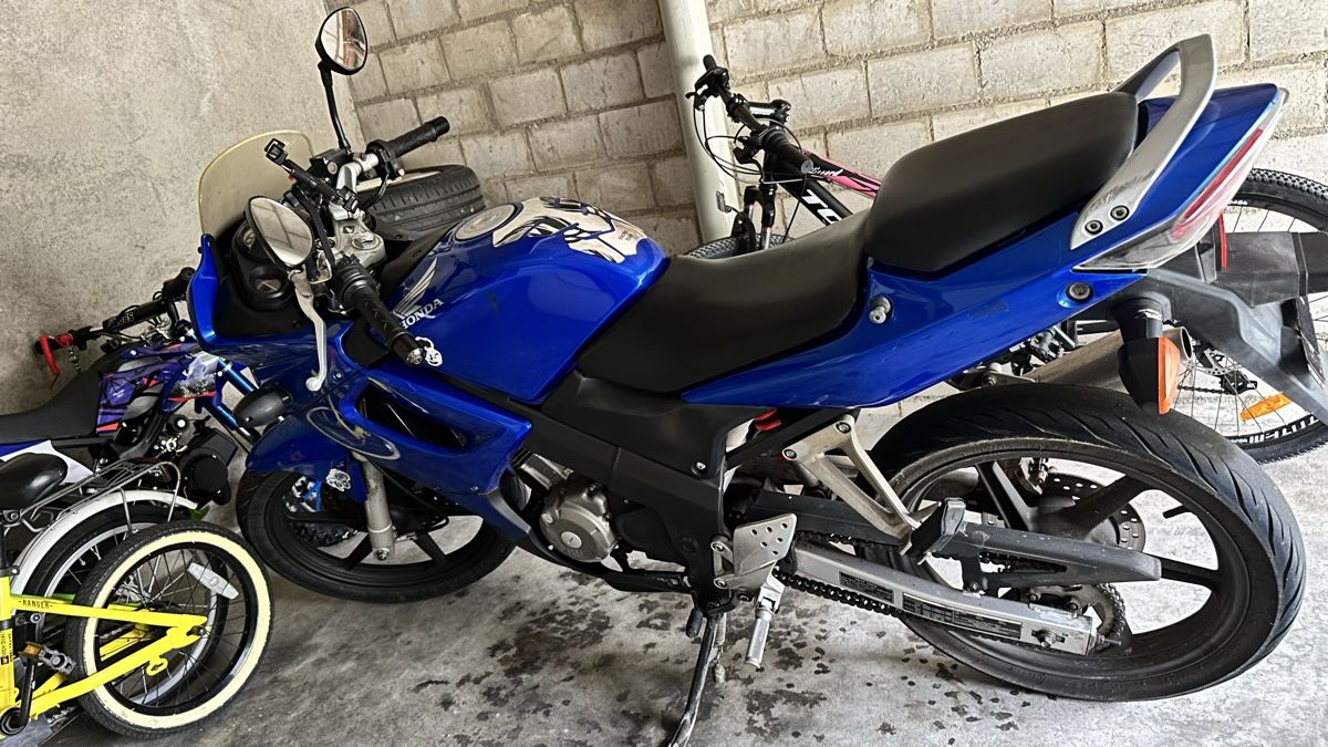Honda Strasse: Honda CBR125R – Gebraucht aus Basel von leo_6vrx