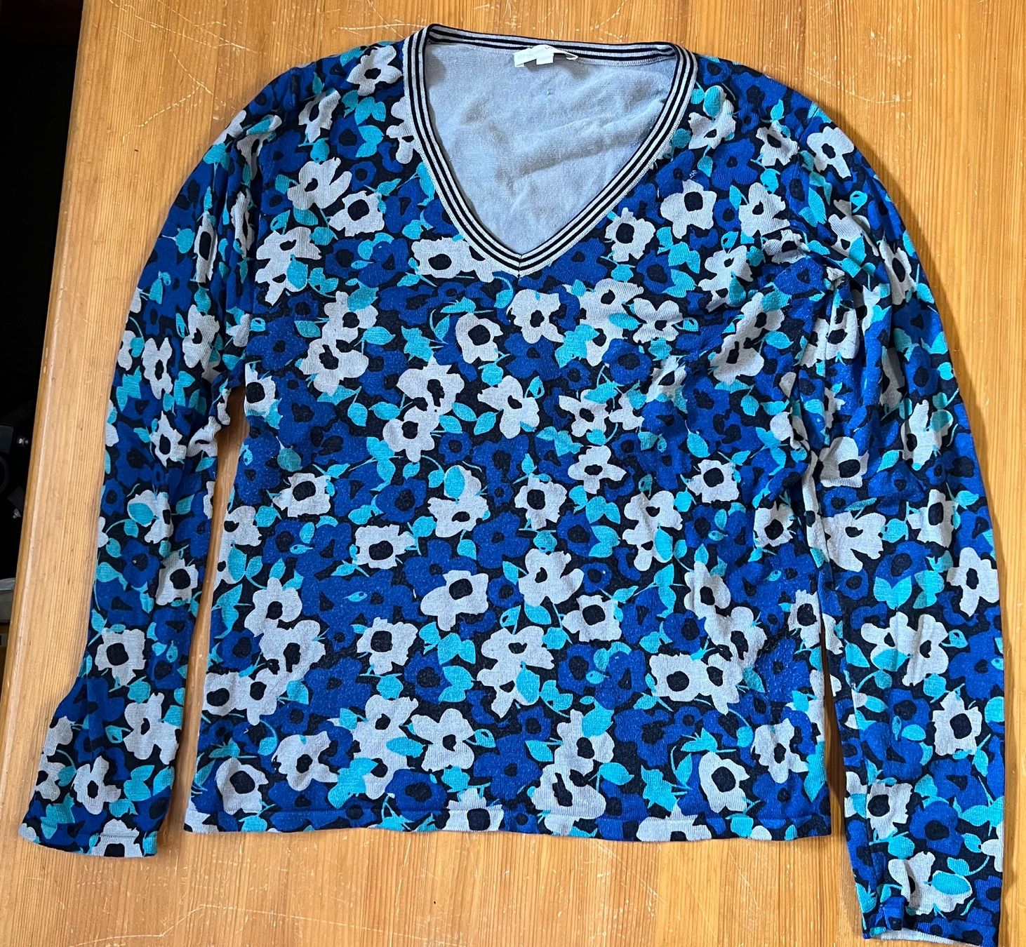 Pullover & Sweatshirts: Damen Pullover, Gr. M – Gebraucht aus Adliswil von Myxin