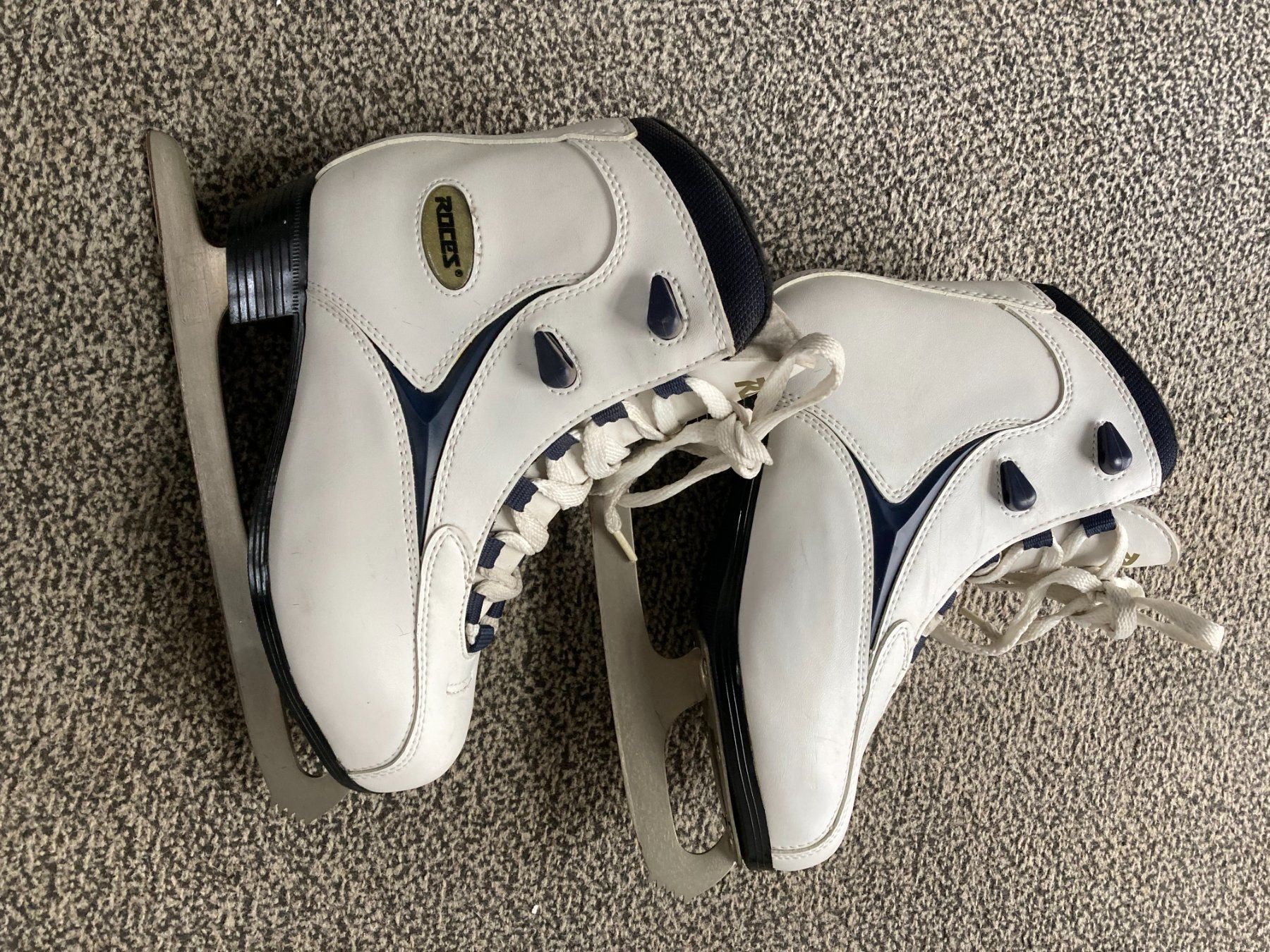 Patins à glace: Damenschlittschuhe – D'occasion à Aarwangen par wog_skf5