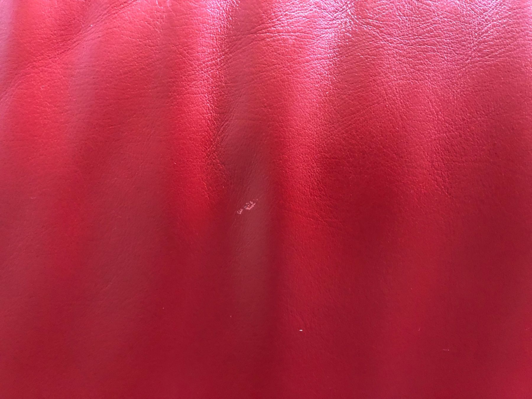 Koinor Sofas: Koinor Leder 2er Sofa Rot mit Hocker und Plexiglastisch – D'occasion à Brunnen par Allerwaren 7