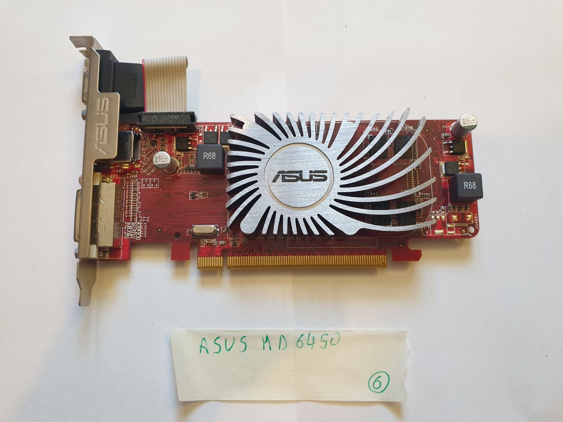 Asus Schede grafiche: Carte Graphique Asus HD 6450 Silent – Usato da Moudon venduto da Triscele9