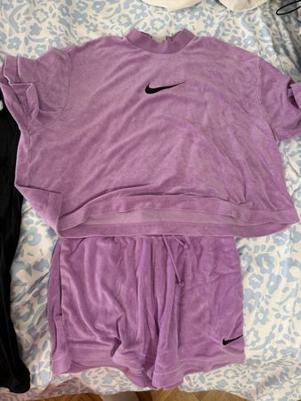 Ensemble NIKE couleur violet 